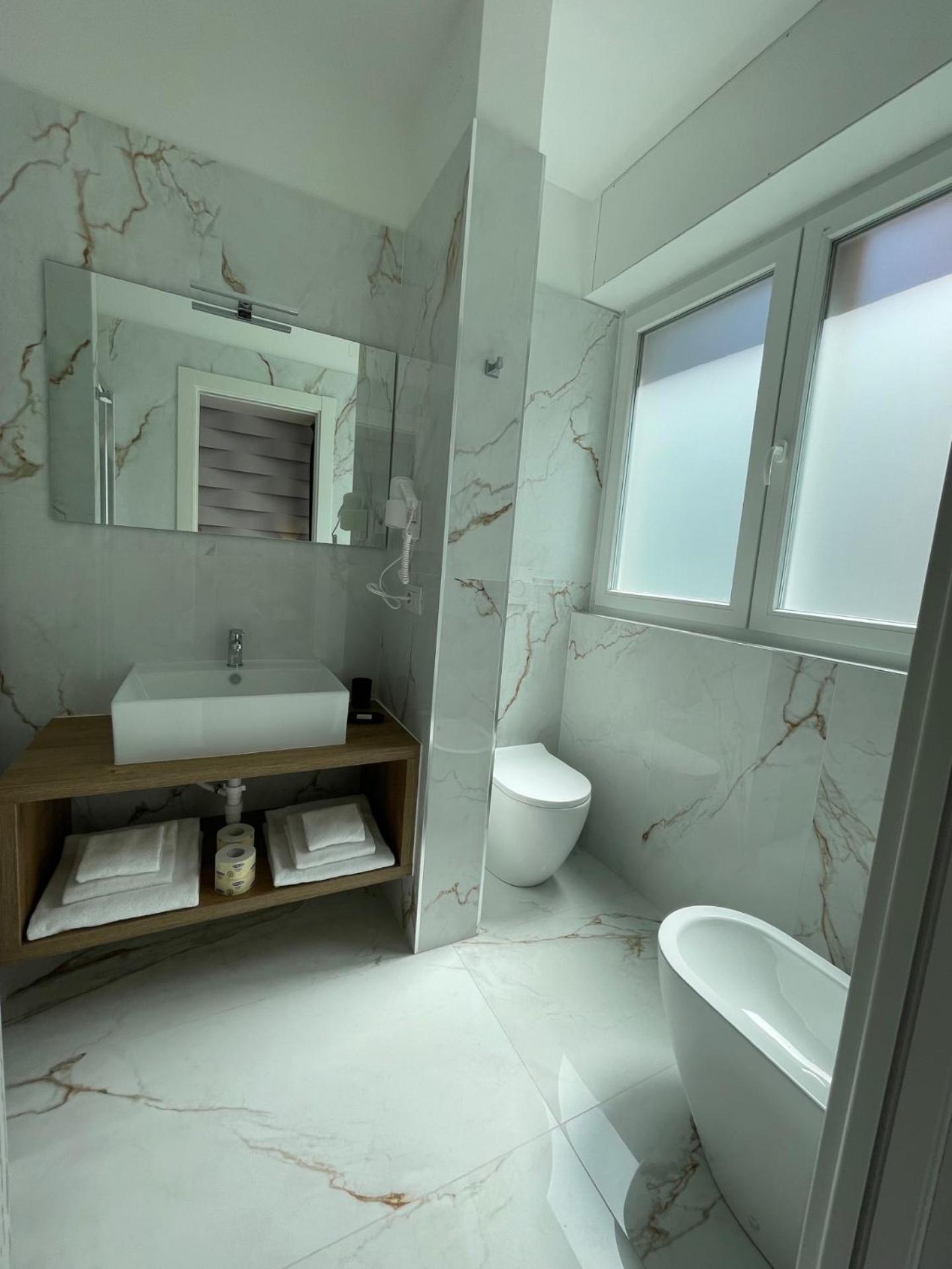 Martini Suite 2 Bari Luaran gambar