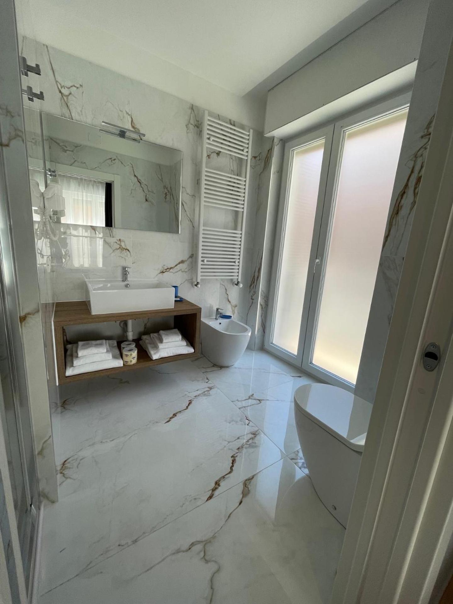 Martini Suite 2 Bari Luaran gambar